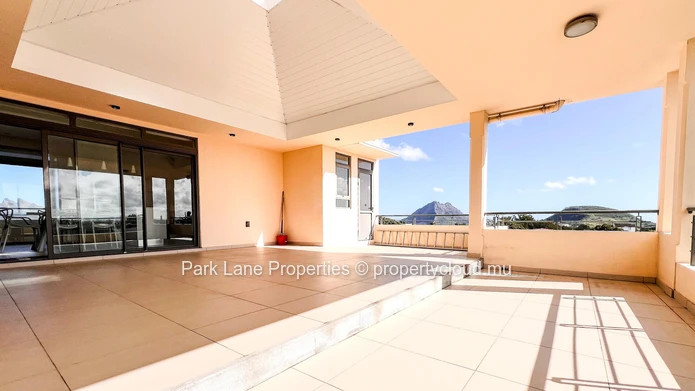 Penthouse Contemporain à Vacoas – Confort, Espace et élégance