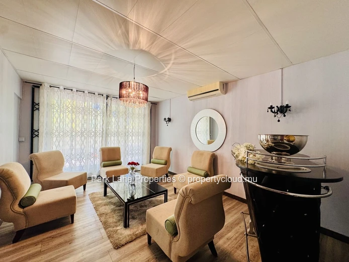 Cosy family home with jacuzzi and spacious terrace