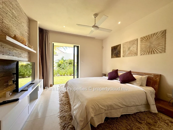 Private oasis in Grand Bay– 3-bedroom villa with pool & kiosk
