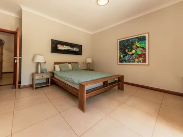 5 Bedroom Villa