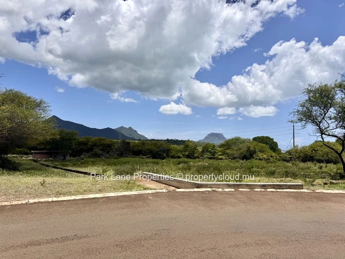 Beautiful plot in gated estate 