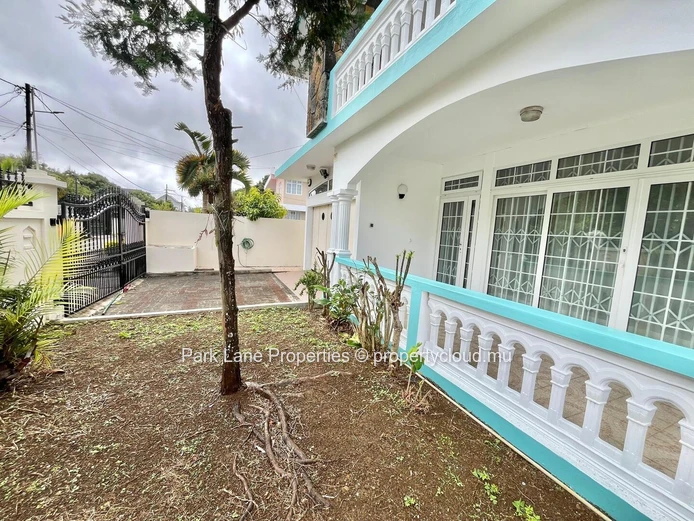 Charming House for Sale in Prime Phoenix Location