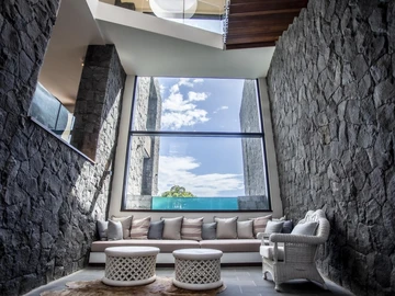 5 Bedroom Villa
