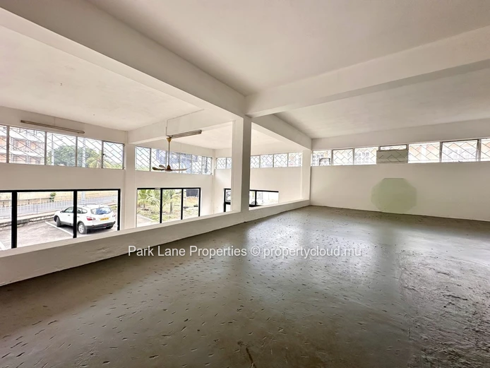 Commercial space well situated