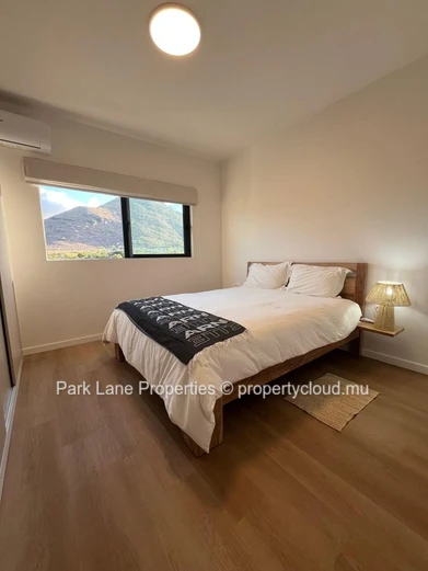 Mountain View 80m² Apartment Near All Amenities in Cap Tamarin