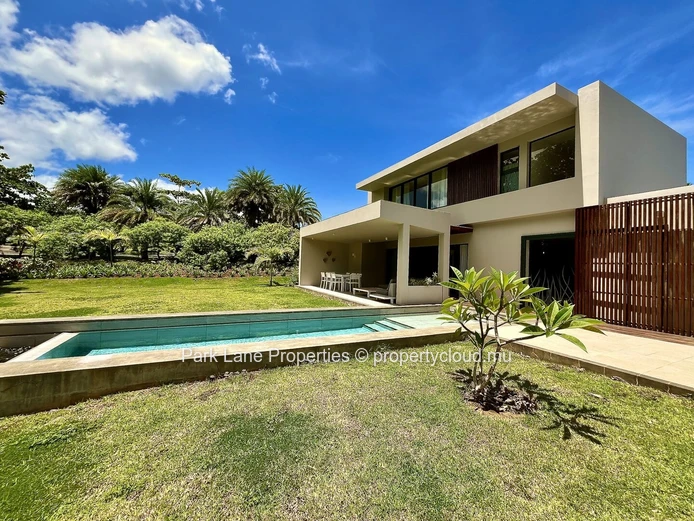 Luxury contemporary golf villa for sale fully furnished in the heart of heritage Villas Valriche