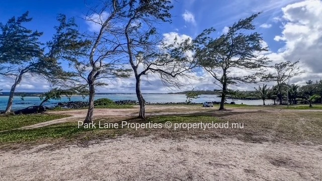 Rare and exclusive absolute beachfront land with direct ocean access - 1.90 arpents - Le Bouchon