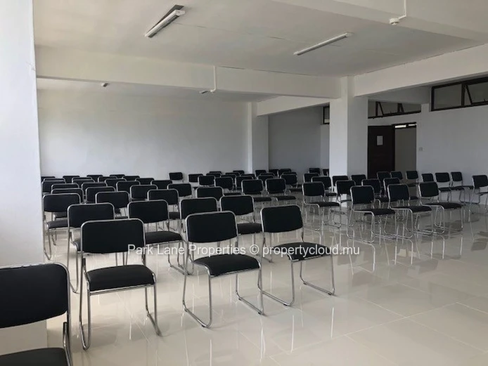 Bureau Spacieux à Louer
