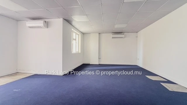 Spacious office space of 130 m2 in Central Quatre Bornes