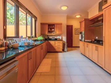 4 Bedroom Villa