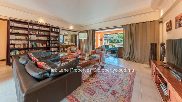 Exquisite IRS villa in the west coast