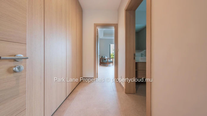 Elegant 4-Bedroom Villa with Scenic Mountain Views and Private Pool