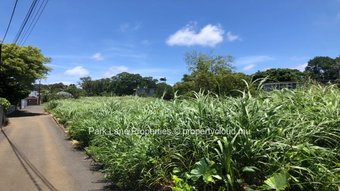 Exceptional opportunity – Huge residential land not far from the center of Vacoas