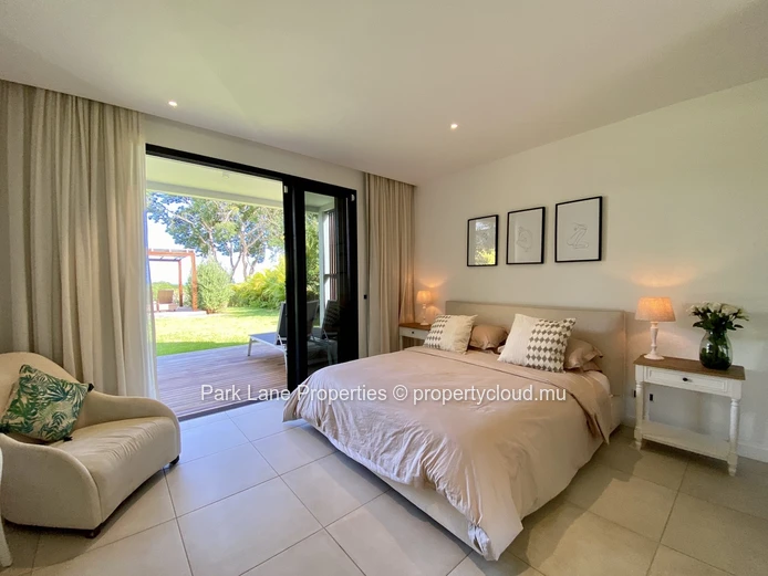 Luxurious 4 bedroom villa with prime positioning and gorgeous sea and river views.