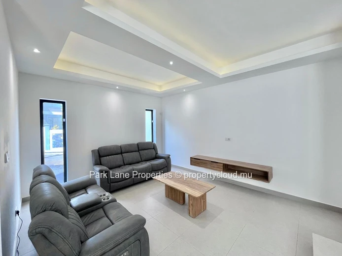 Duplex Moderne à Vendre à Floréal – 4 Chambres