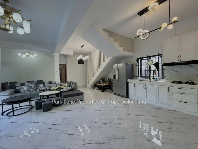 7-Bedroom House in Riambel with Private Pool, 5 Minutes from the Beach
