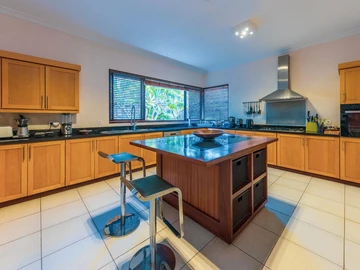4 Bedroom Villa