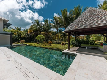 6 Bedroom House
