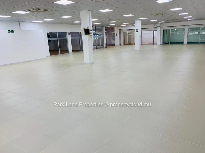 Commercial building with rental return strategically situated in Phoenix