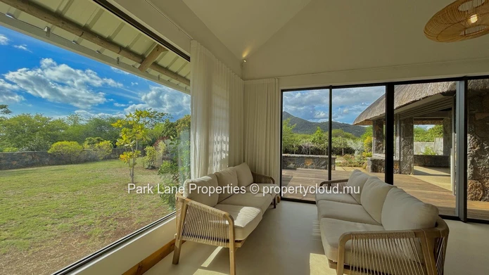 Elegant 4-Bedroom Modern Villa with Pool, BBQ Area, and Breathtaking Mountain Views 