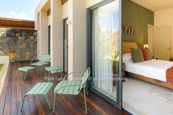 Contemporary fully furnished golf villa for sale in the heart of Heritage Villas Valriche 