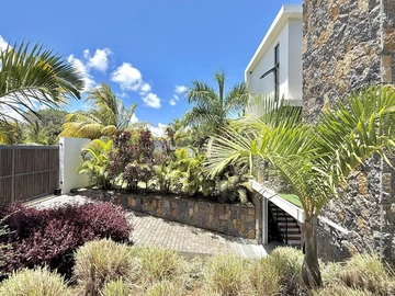 5 Bedroom Villa