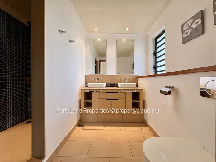 Tranquil Family Home with Mountain Views in Secure Estate