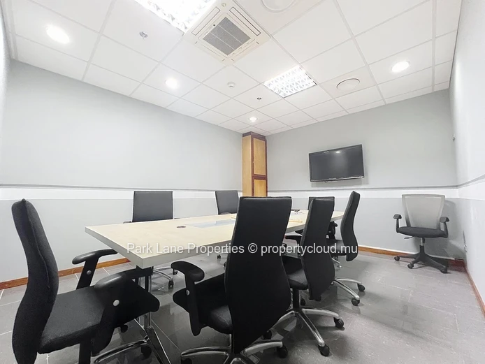 Modern office in Ebene: Comfort, qccessibility, and efficiency combined