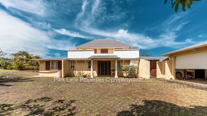 Villa with Stunning Views in the Heights of Rivière Noire