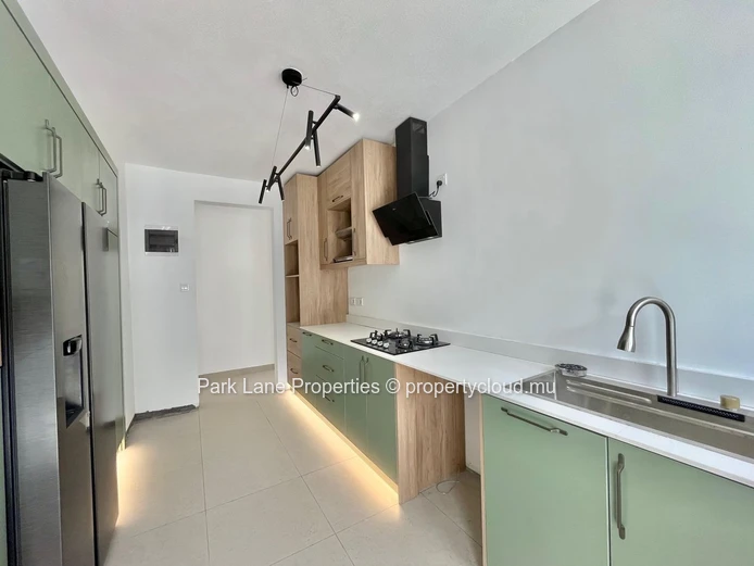 Duplex Moderne à Vendre à Floréal – 4 Chambres
