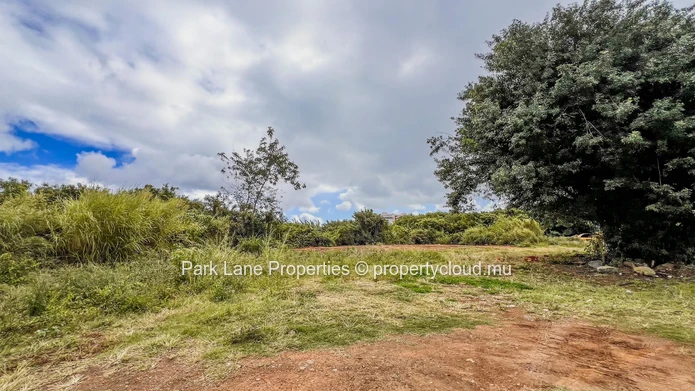 Ideally located plot in Sodnac – A secure and promising investment
