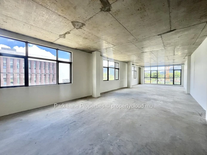 Spacious office space in the heart of Moka