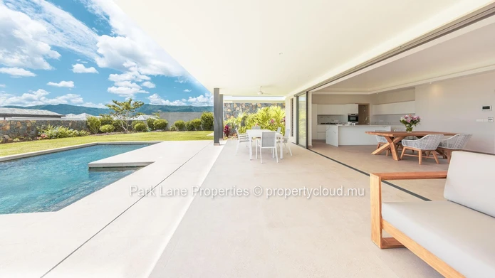 Elegant 4-Bedroom Villa with Scenic Mountain Views and Private Pool