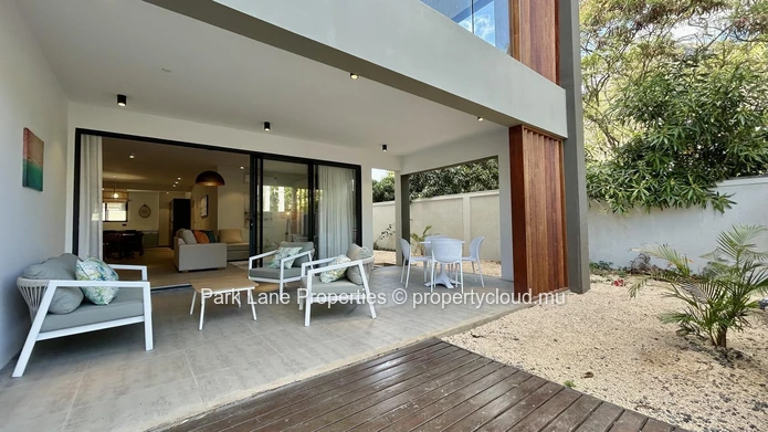 Spacious 3-Bedroom Ground Floor Apartment with Terrace & Plunge Pool in Tamarin