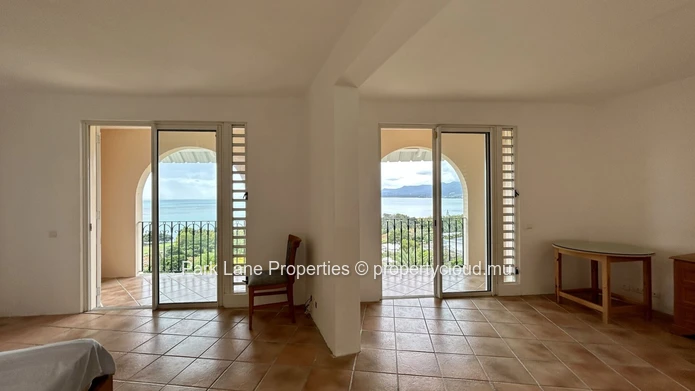  Coastal Colonial Haven with Breathtaking Sea and Mountain Views