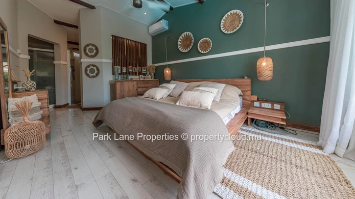 Belle Villa de 4 Chambres avec Piscine et Espaces de Réception au Cœur de Tamarin