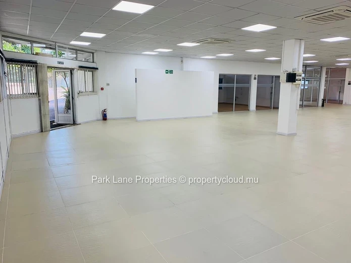 Commercial building with rental return strategically situated in Phoenix
