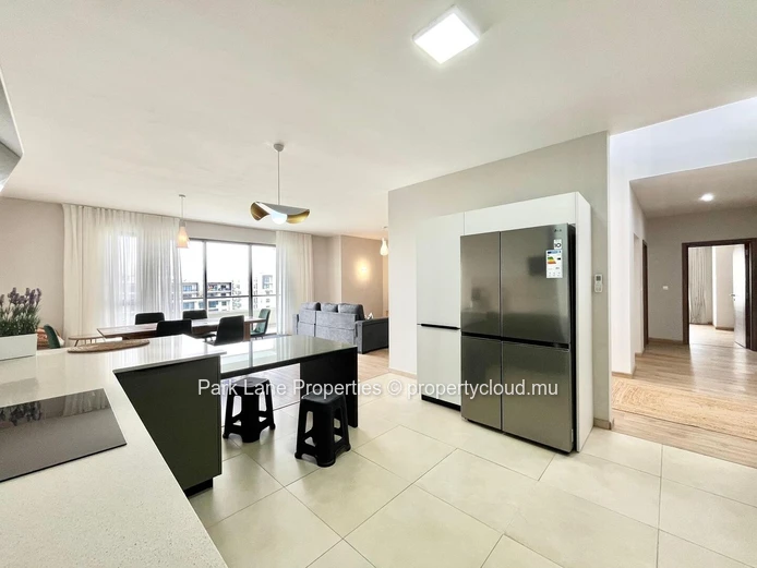 Modern 4-bedroom penthouse overlooking Sodnac Wellness Park