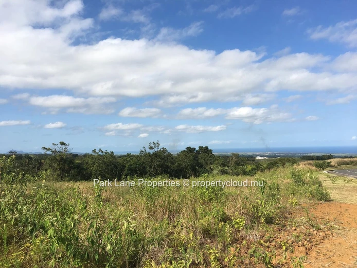 2057 m² à Avalon – Terrain paisible niché dans la verdure, proche du golf