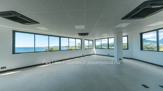 Bureaux haut de gamme avec vue sur la mer