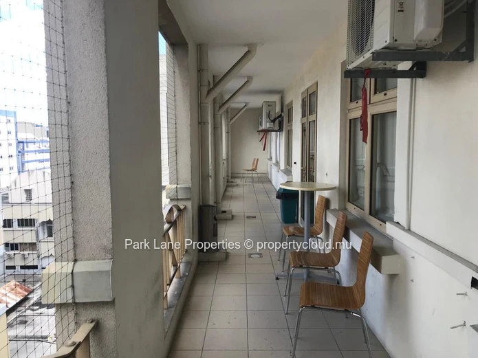Grand espace de bureau sur la 5eme etage dans le centre de Port Louis.