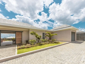 4 Bedroom Villa