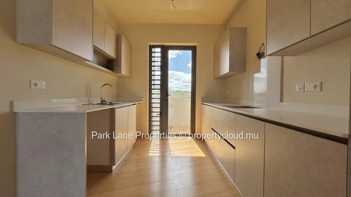 Modern 3-Bedroom Apartment with Rooftop Terrace and Sea Views – West Coast