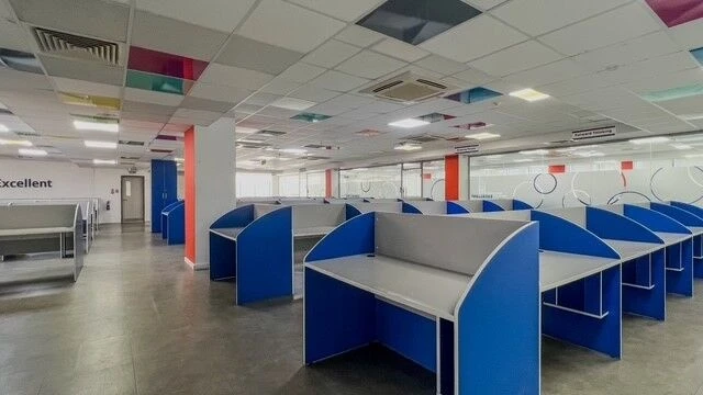 Espace Professionnel d’Exception à Ebene : Flexibilité et Modernité !