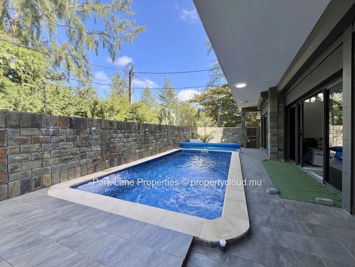 7-Bedroom House in Riambel with Private Pool, 5 Minutes from the Beach