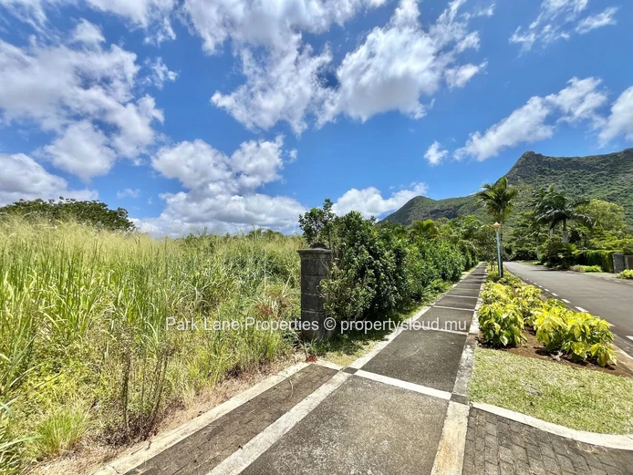 A Prime Residential Plot in the Heart of Moka’s Thriving Landscape