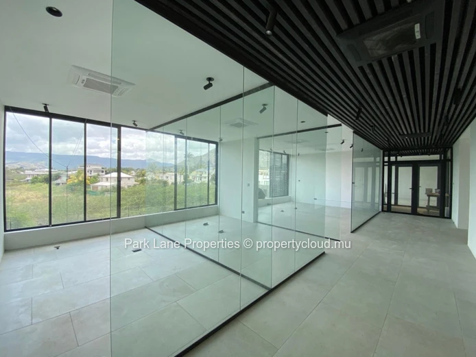 Opportunité de bureaux premium avec vue sur La Tourelle et Le Rempart