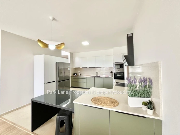 Modern 4-bedroom penthouse overlooking Sodnac Wellness Park