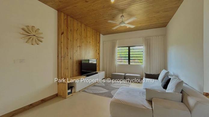 Elegant 4-Bedroom Modern Villa with Pool, BBQ Area, and Breathtaking Mountain Views 