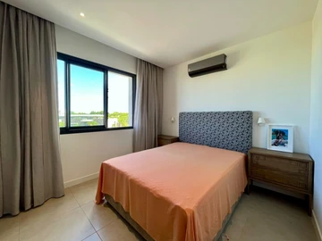 5 Bedroom Villa